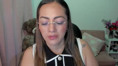Snapshot of marianalopez81 chatting on 11, 3, 2025 Mariana Lopez online show from 11, 3, 2025
