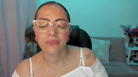 Snapshot of marianalopez81 chatting on 12, 3, 2025 Mariana Lopez online show from 12, 3, 2025