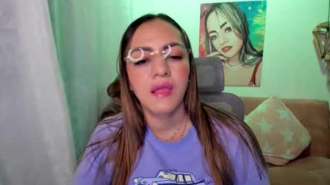 Snapshot of marianalopez81 chatting on 10, 10, 2025 Mariana Lopez online show from 10, 10, 2025