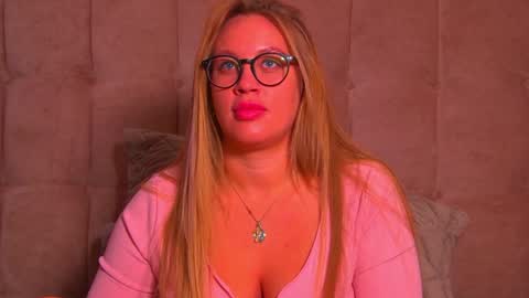 Snapshot of marianeumann chatting on 15, 1, 2025 Maria online show from 15, 1, 2025