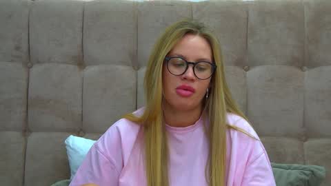 Snapshot of marianeumann chatting on 19, 1, 2025 Maria online show from 19, 1, 2025