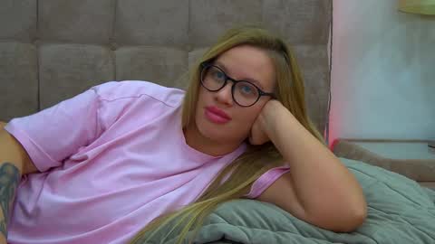 Snapshot of marianeumann chatting on 19, 1, 2025 Maria online show from 19, 1, 2025