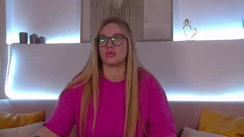 Snapshot of marianeumann chatting on 28, 1, 2025 Maria online show from 28, 1, 2025