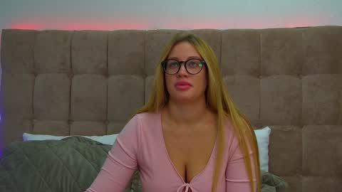 Snapshot of marianeumann chatting on 4, 2, 2025 Maria online show from 4, 2, 2025