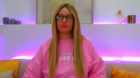 Snapshot of marianeumann chatting on 9, 2, 2025 Maria online show from 9, 2, 2025