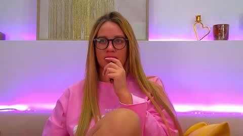 Snapshot of marianeumann chatting on 10, 2, 2025 Maria online show from 10, 2, 2025