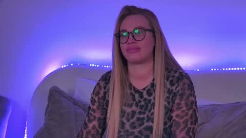 Snapshot of marianeumann chatting on 11, 2, 2025 Maria online show from 11, 2, 2025