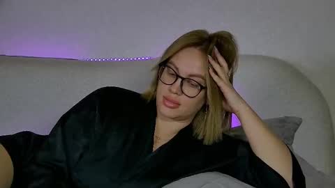 Snapshot of marianeumann chatting on 25, 9, 2025 Maria online show from 25, 9, 2025