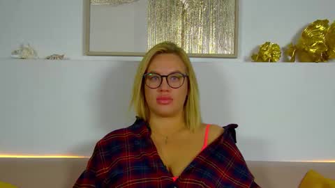 Snapshot of marianeumann chatting on 28, 11, 2025 Maria online show from 28, 11, 2025