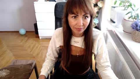 Snapshot of marianika chatting on 6, 10, 2025 marianika online show from 6, 10, 2025