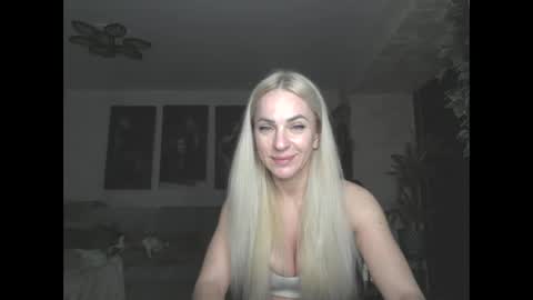 Snapshot of marianna1977 chatting on 26, 4, 2026 marianna1977 online show from 26, 4, 2026