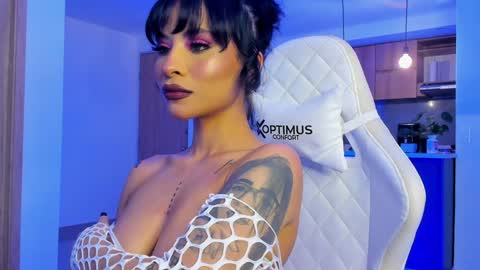 Snapshot of marianne__ chatting on 5, 1, 2025 M A R I A N E online show from 5, 1, 2025