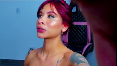 Snapshot of marianne__ chatting on 11, 3, 2025 M A R I A N E online show from 11, 3, 2025