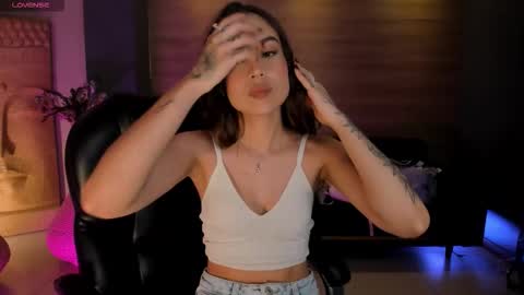 Marianne  online show from 21, 11, 2025