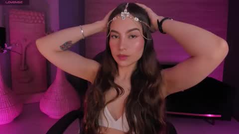 Marianne  online show from 17, 12, 2025