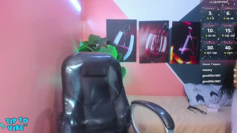 Snapshot of mariansexx chatting on 10, 12, 2024 Marian Sexy online show from 10, 12, 2024