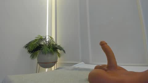 Snapshot of mariapettit chatting on 23, 2, 2025 Maria Pettit online show from 23, 2, 2025