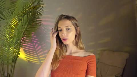 Snapshot of maribett chatting on 12, 11, 2025 Masha online show from 12, 11, 2025