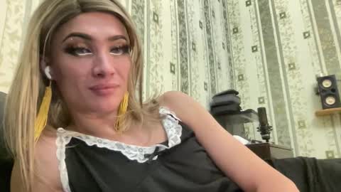 Snapshot of maridekoks chatting on 17, 12, 2025 Mari online show from 17, 12, 2025