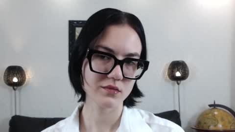 Marie Fitch online show from 27, 11, 2025