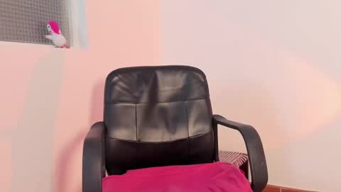 Snapshot of marie_pourtoi chatting on 12, 11, 2025 700 pm Washington time online show from 12, 11, 2025