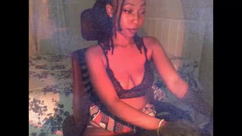 Snapshot of mariejuana_bliss chatting on 4, 10, 2025 mariejuana online show from 4, 10, 2025