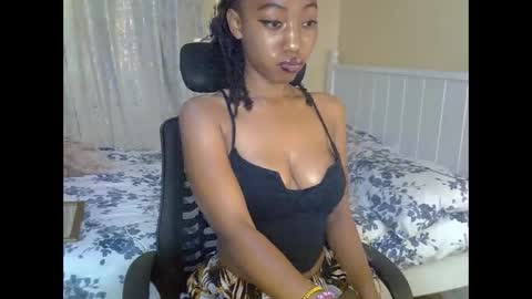 Snapshot of mariejuana_bliss chatting on 7, 10, 2025 mariejuana online show from 7, 10, 2025