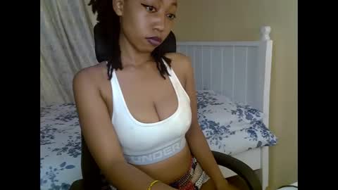 Snapshot of mariejuana_bliss chatting on 9, 10, 2025 mariejuana online show from 9, 10, 2025