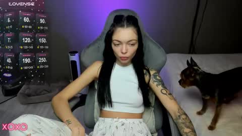 Snapshot of mariella__adams chatting on 4, 12, 2025 Maria online show from 4, 12, 2025