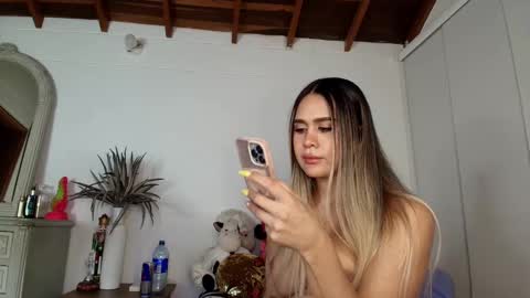 Marihana online show from 3, 2, 2025