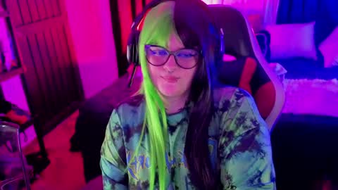 mariiana_velezz online show from 16, 4, 2026