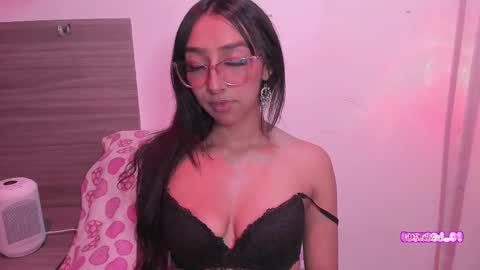 Luna Dulk online show from 25, 2, 2025