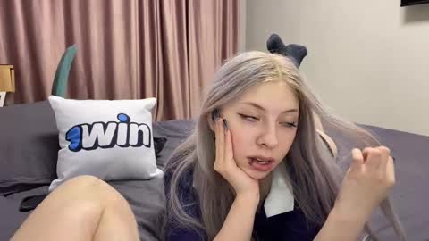 Mariko and Rin online show from 1, 2, 2025