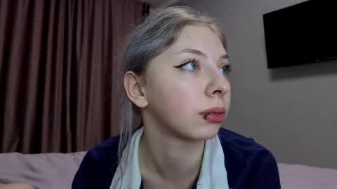 Mariko and Rin online show from 23, 2, 2025