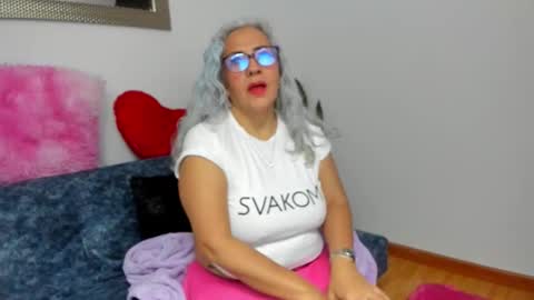 Snapshot of marilyn70 chatting on 23, 11, 2025 marilyn70 online show from 23, 11, 2025