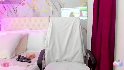 Snapshot of marilyn_allen chatting on 17, 2, 2025 Marilyn online show from 17, 2, 2025