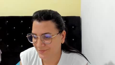 Snapshot of marilyn_garcia chatting on 6, 1, 2025 MARILYN SEXY online show from 6, 1, 2025