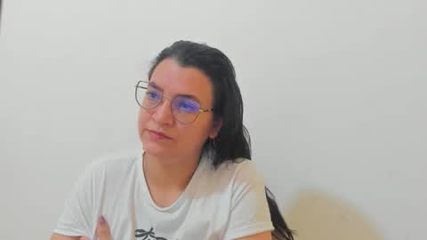 Snapshot of marilyn_garcia chatting on 2, 12, 2025 MARILYN SEXY online show from 2, 12, 2025