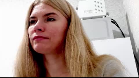 Snapshot of marinaobscura chatting on 7, 10, 2025 Emma online show from 7, 10, 2025