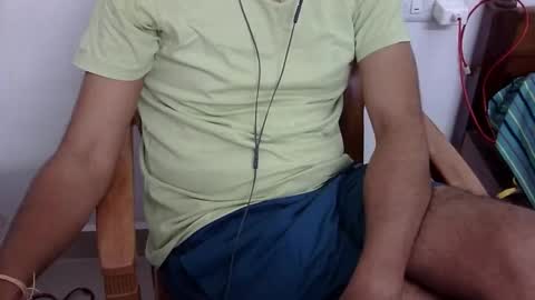 Snapshot of marinavine chatting on 1, 2, 2025 The SHY UncutBoy online show from 1, 2, 2025