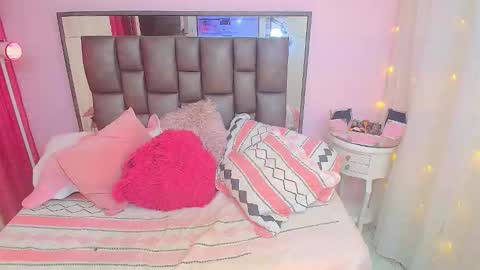 Snapshot of mariposahorny chatting on 22, 10, 2025 Nathaly online show from 22, 10, 2025