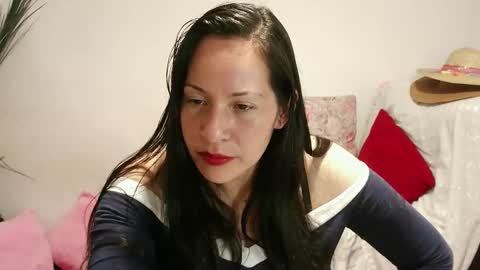 MARIPOSAhot33 online show from 7, 10, 2025