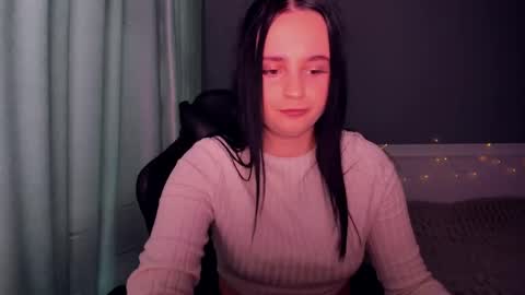 MarisaSue online show from 4, 3, 2025