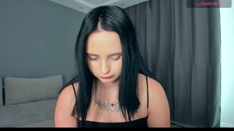 MarisaSue online show from 12, 3, 2025
