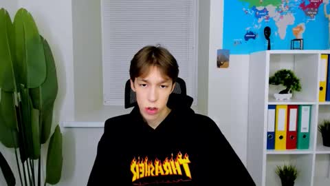 Snapshot of mark_branston chatting on 6, 10, 2025 Mark online show from 6, 10, 2025