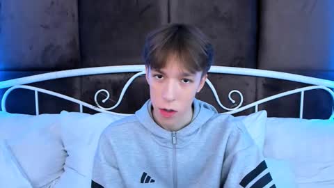 Snapshot of mark_branston chatting on 9, 11, 2025 Mark online show from 9, 11, 2025