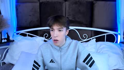 Snapshot of mark_branston chatting on 16, 11, 2025 Mark online show from 16, 11, 2025