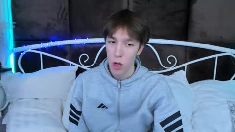 Mark online show from 4, 2, 2026