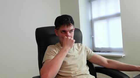 Snapshot of mark_karson chatting on 29, 4, 2026 MARK KARSON online show from 29, 4, 2026