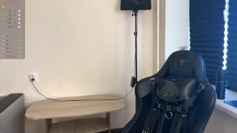 Mark online show from 13, 9, 2025